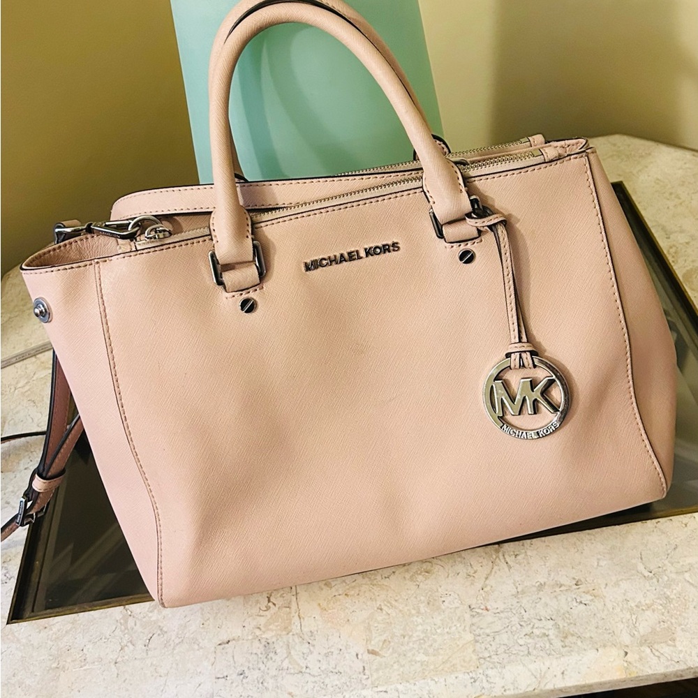 MICHAEL KORS pink handbag